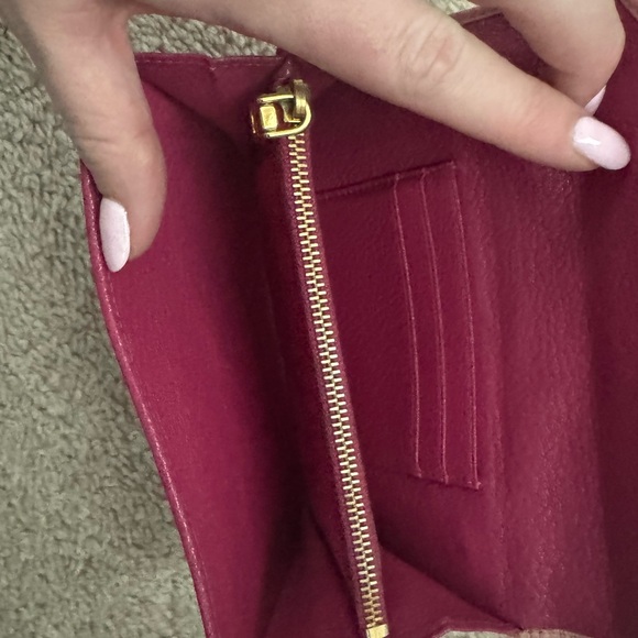 Preloved Authentic Miu Miu Envelope Wallet - Picture 8 of 15